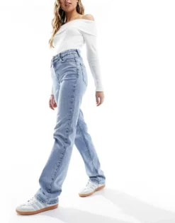 Pieces Kelly High Waisted Straight Leg Jeans In Light Blue For Women