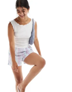 Pieces Exaggerated Boat Neck Textured T-shirt In White For Women