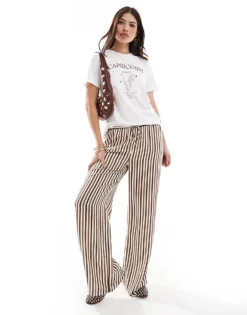 Pieces Zodiac T-shirt With ""Capricorn"" Print In White For Women