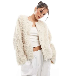 Pieces Cropped Teddy Jacket In Cream For Women
