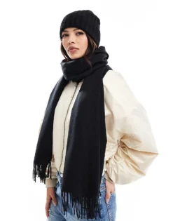 Pieces Ribbed Beanie Hat In Black For Women