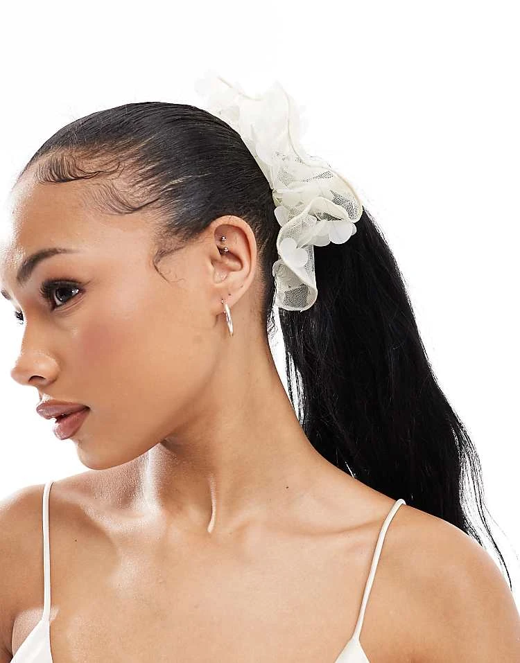 Pieces XL Floral Applique Scrunchie In White For Women - Image 2