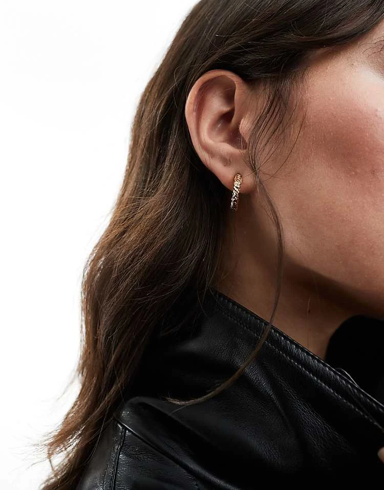 Pieces Molten Detail Hoop Earrings In Gold For Women - Image 2