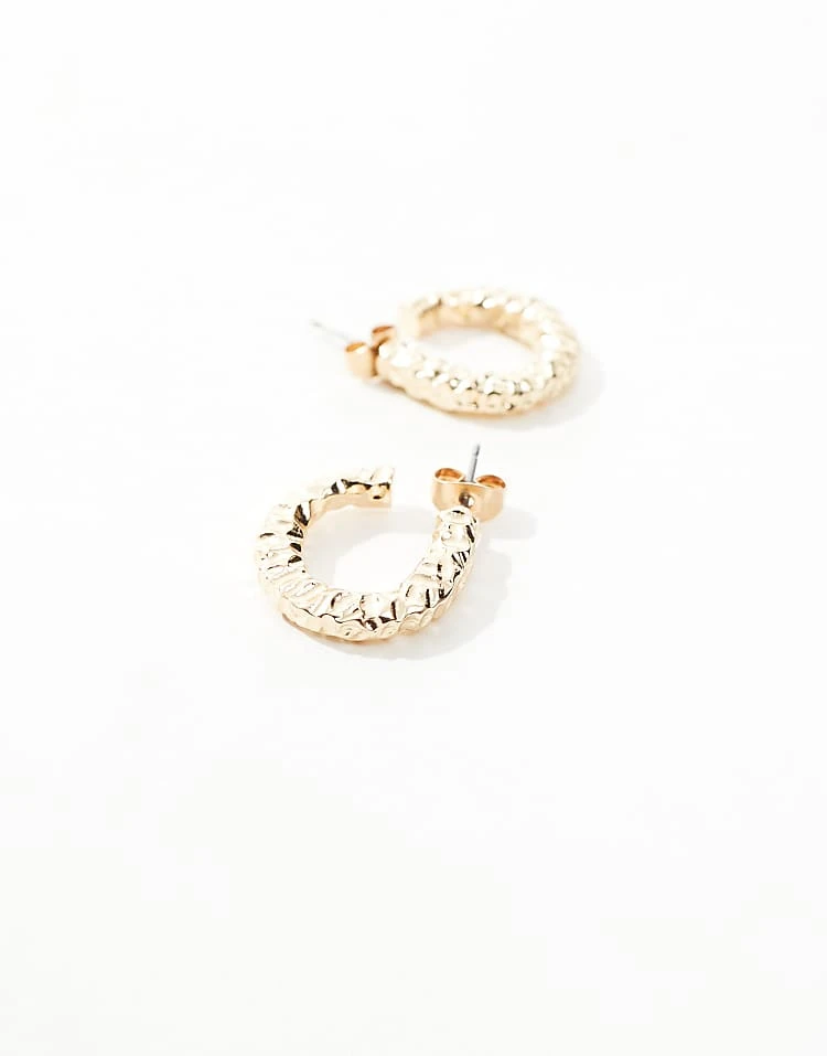 Pieces Molten Detail Hoop Earrings In Gold For Women - Image 3