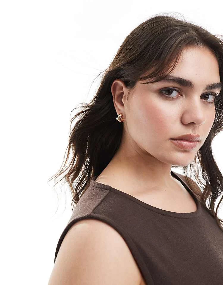 Pieces Baguette Stone Detail Hoop Earrings In Gold For Women - Image 4