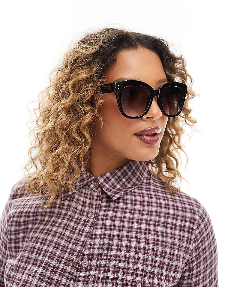 Pieces Round Frame Sunglasses With Ombre Lense In Black For Women - Image 3